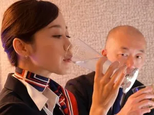Hẹn hò với bạn thân của bạn gái tôi, bạn trai cô ấy vẫn đang học ở một thành phố khác