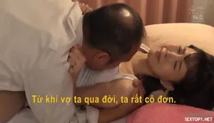 SisLovesMe - Cô em gái kế dâm đãng đang kéo căng cái lồn ướt át của mình