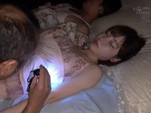 300MAAN-837 [Cô gái hư hỏng ngực lớn tự nhiên] Hãy tận hưởng góc nhìn từ bên ngoài với một cô gái hư hỏng có bộ ngực cỡ I!